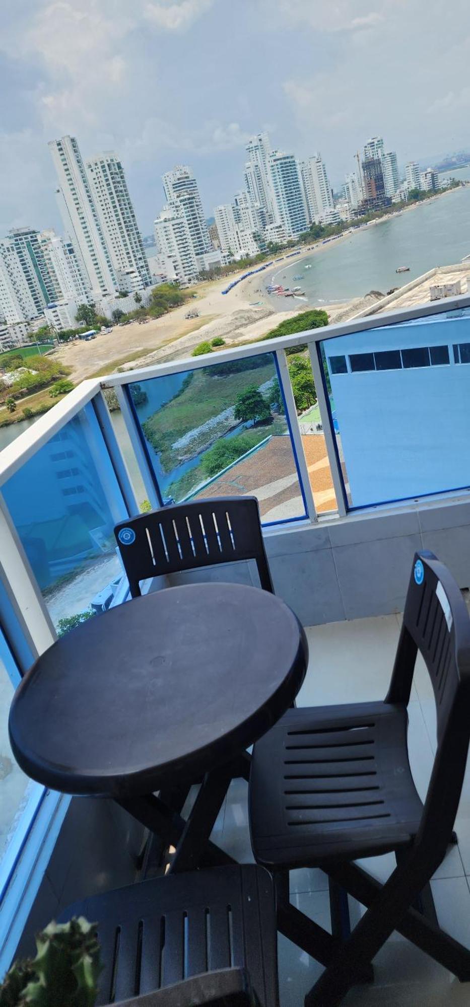 Apto De 2 Piso 15 Cerca A La Playa *